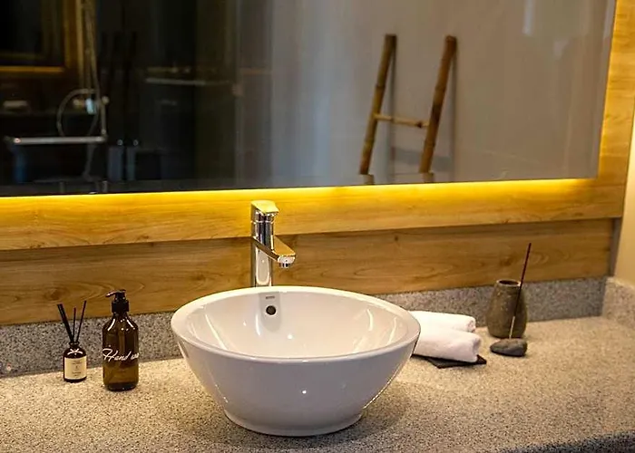 Sundaze 2-prime Location-2br Near Citycenter!